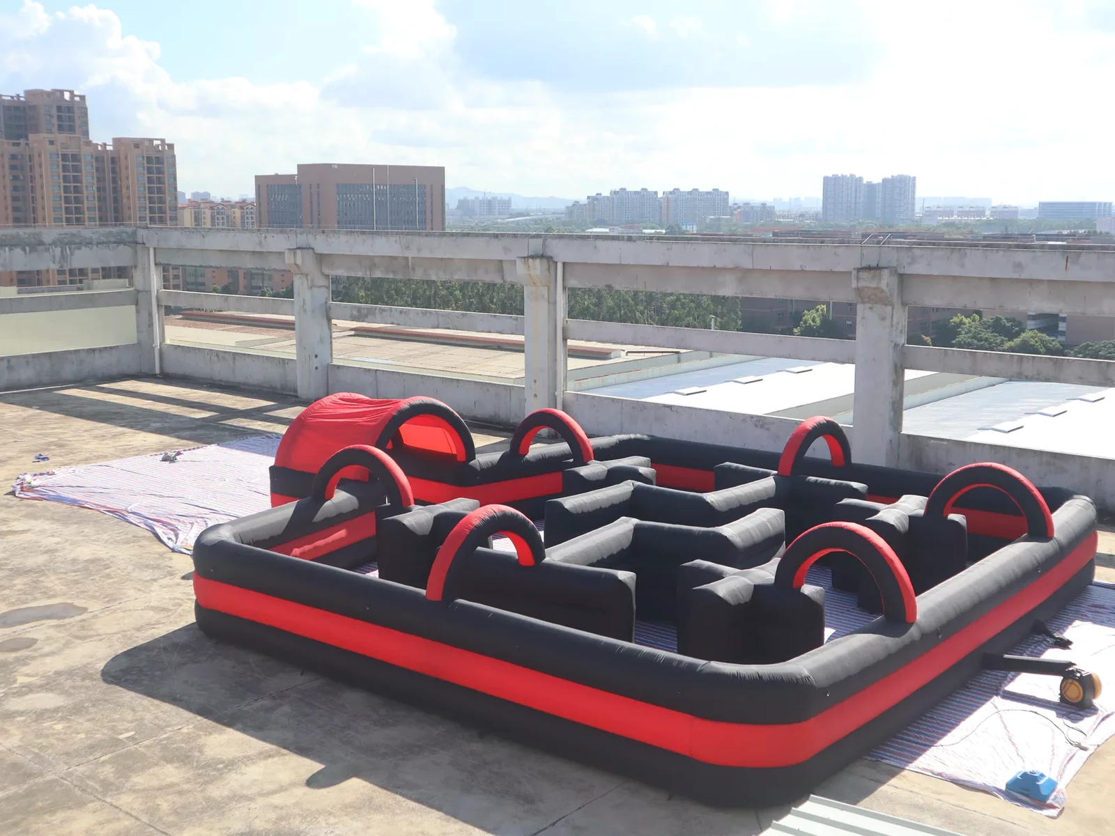 Commercial Inflatable Maze - Black Red Open Top Arch Route - product view 1