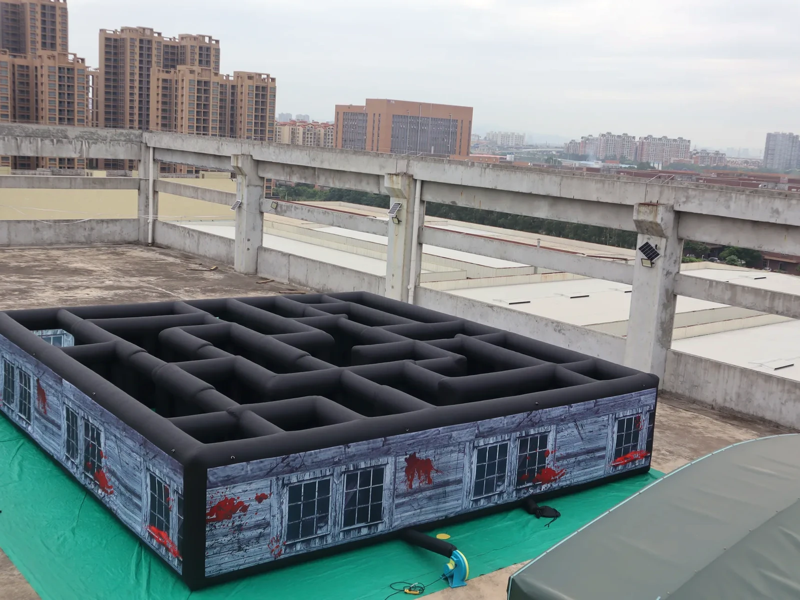 Commercial Inflatable Maze - Gray Blood Window Open Top - 10 x 10m - P129 - product view 1