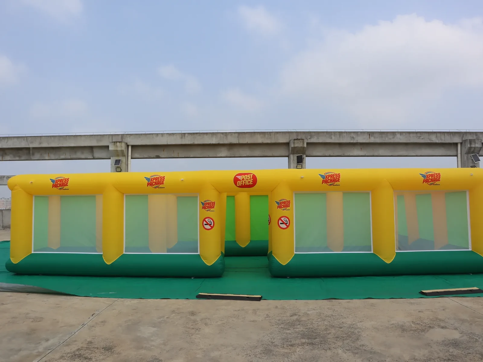 Commercial Inflatable Maze - Yellow Green Open Top - 10 x 10 x 2m - P186 - product view 1