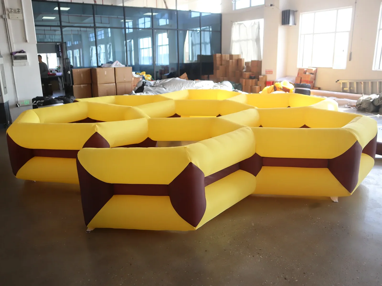 Air Science 5x5x0.74 yellow and dark-brown low-wall honeycomb inflatable maze - product view 1