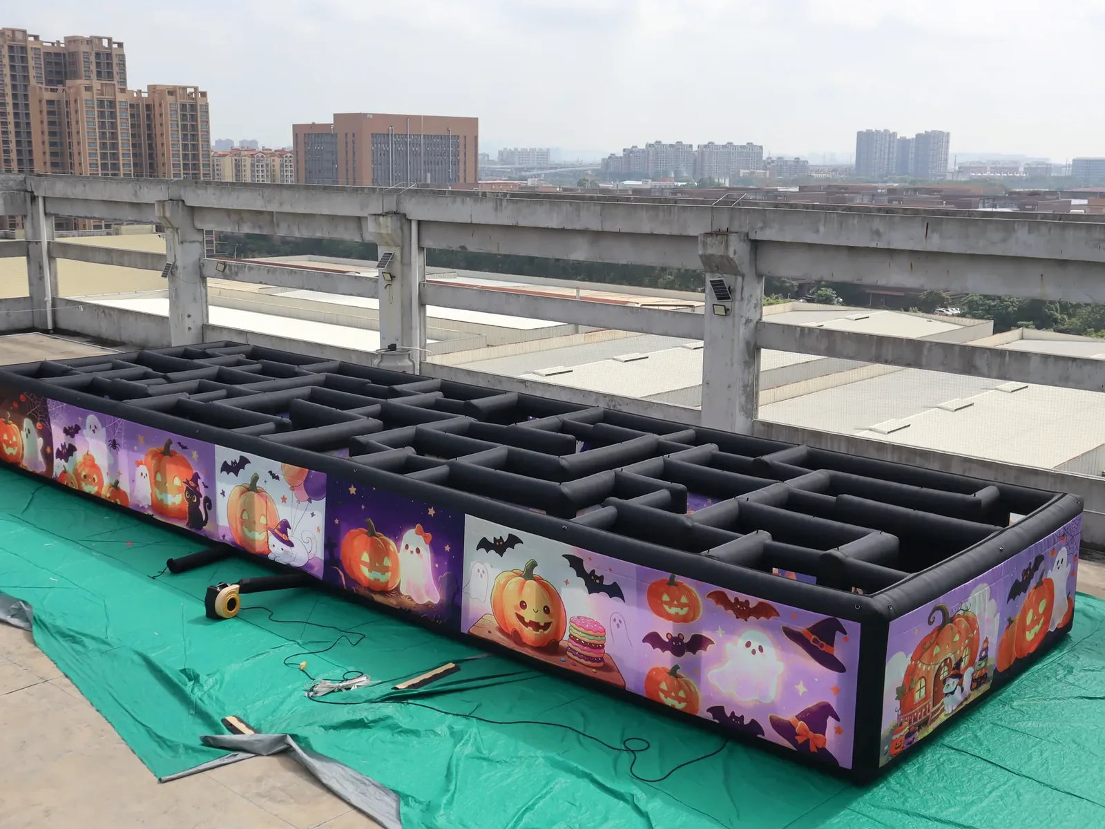 Air Science 6x20x2 Halloween-print long open inflatable maze - product view 1