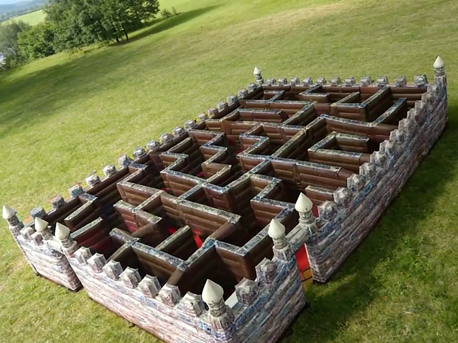 Commercial Inflatable Maze - Low Wall Stone Castle Maze - product view 1